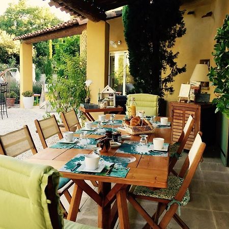 Le Mas Des Pierres Blanches Bed and Breakfast Venasque Exteriör bild