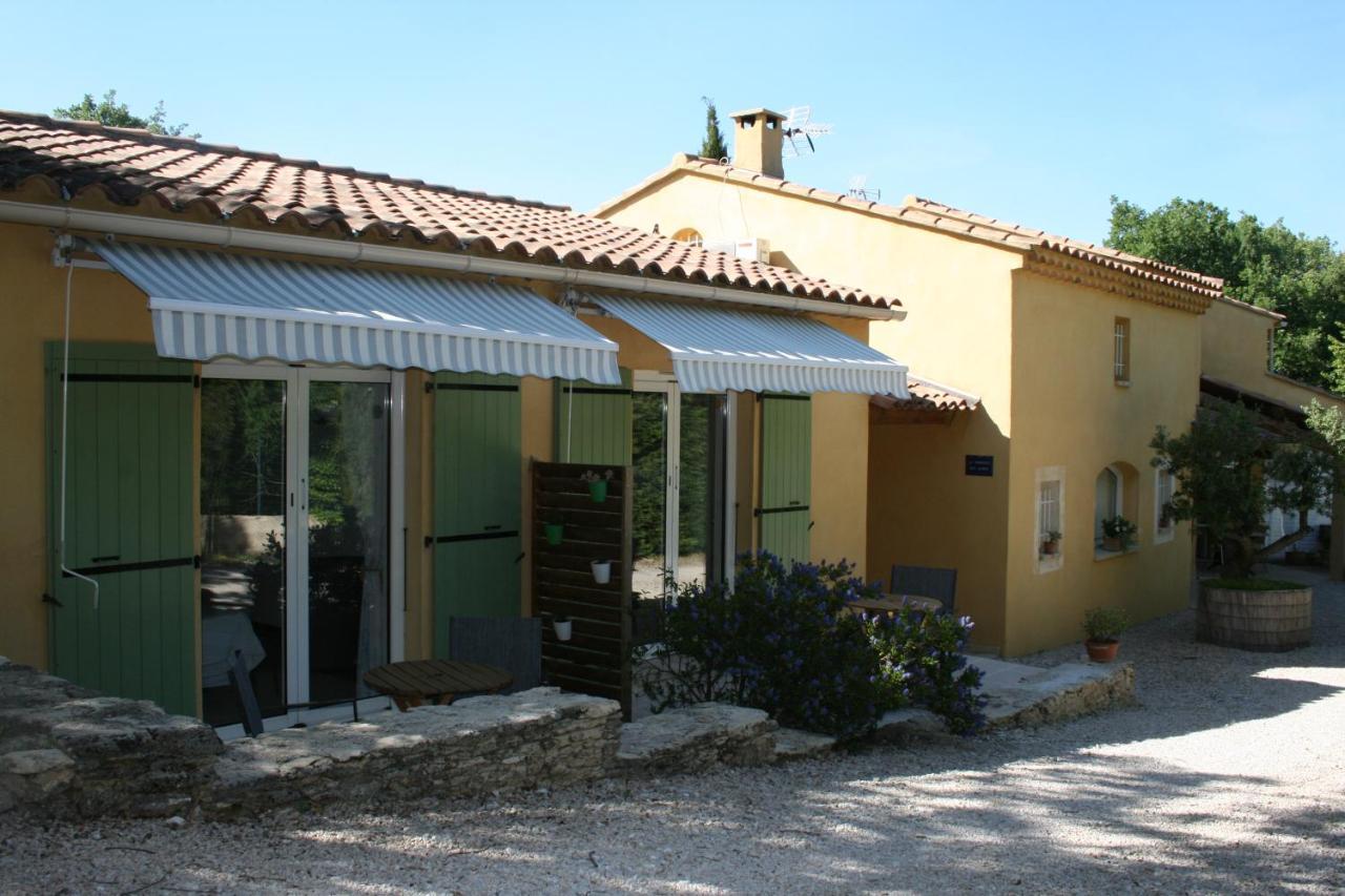 Le Mas Des Pierres Blanches Bed and Breakfast Venasque Exteriör bild
