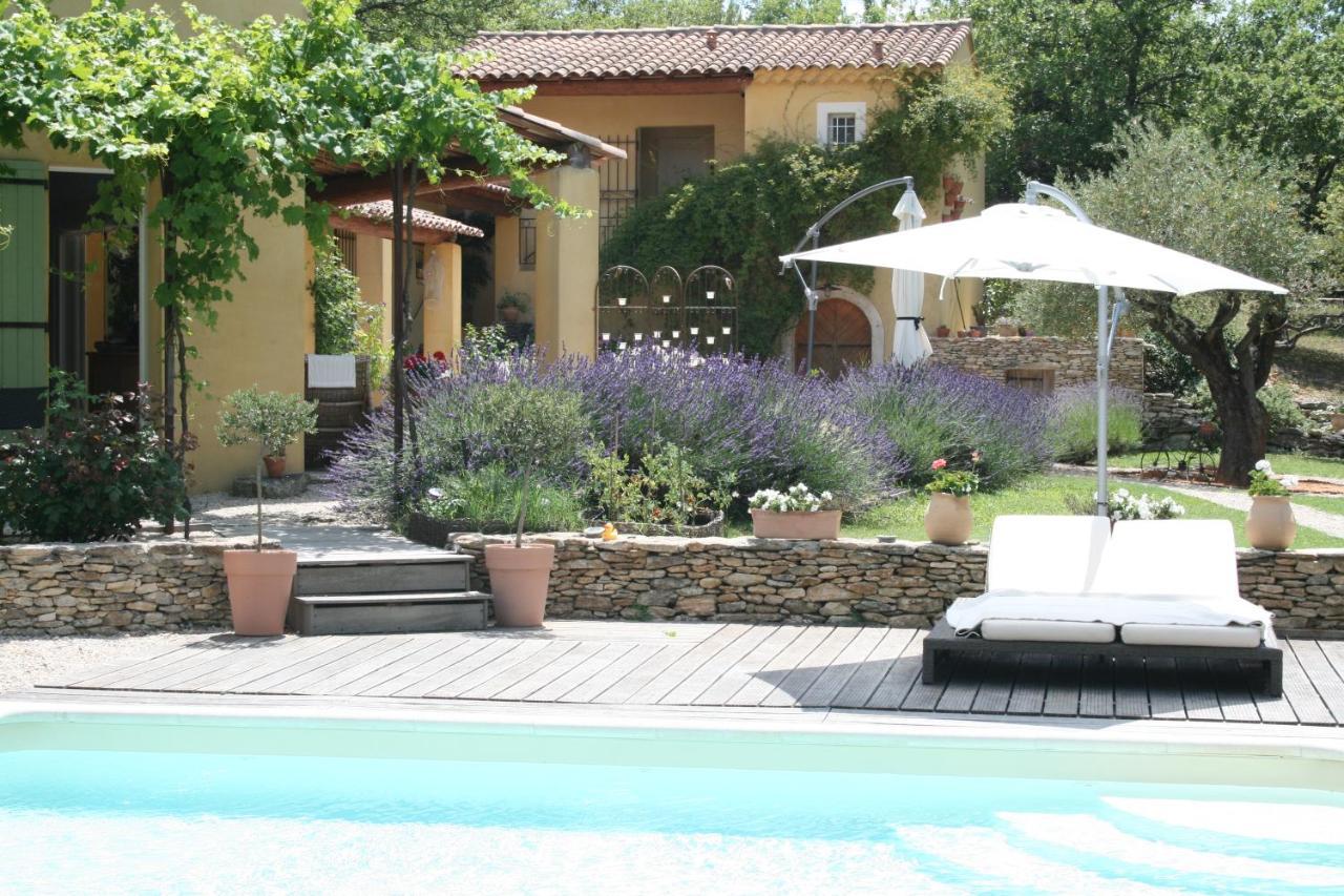 Le Mas Des Pierres Blanches Bed and Breakfast Venasque Exteriör bild