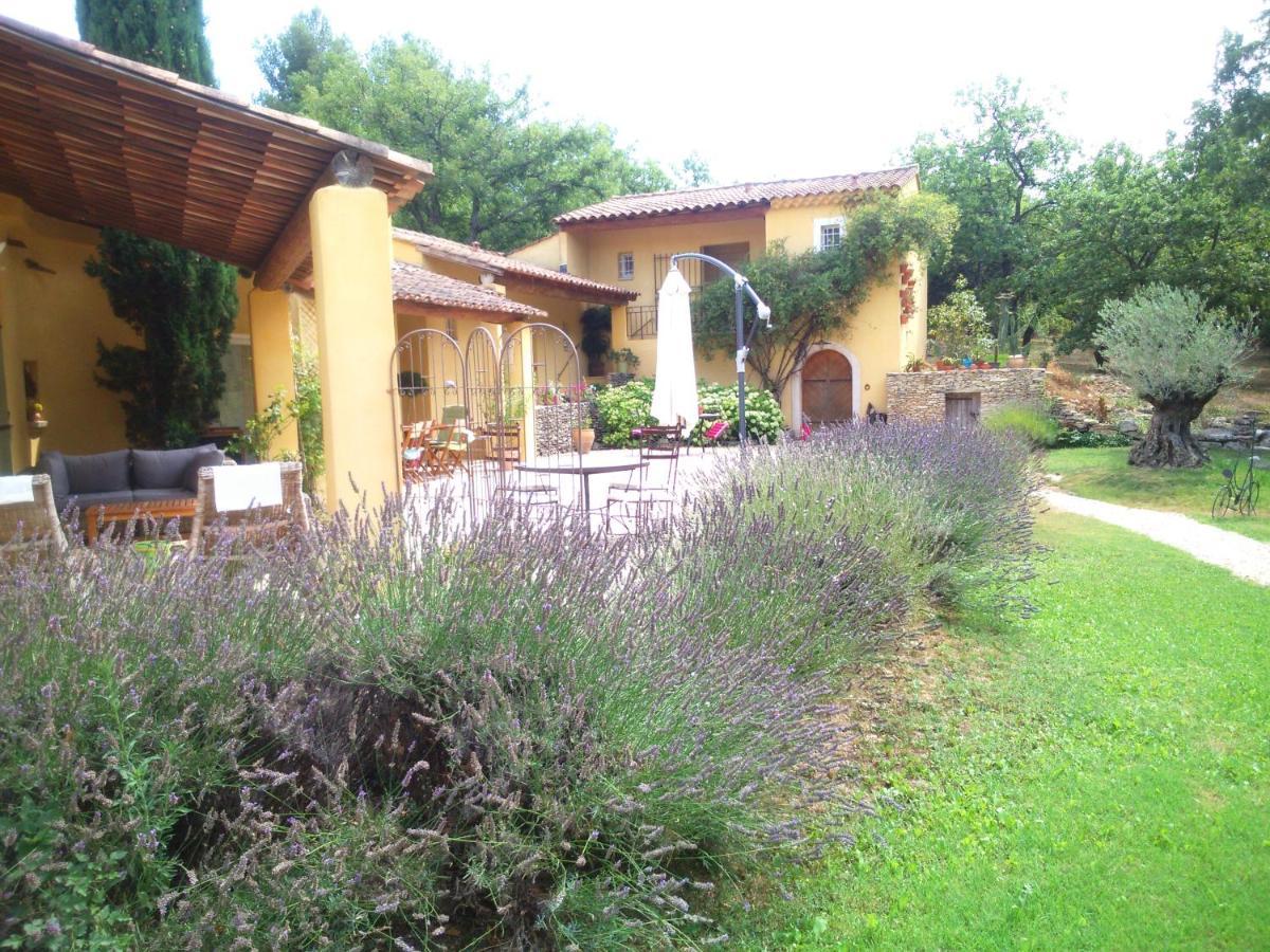 Le Mas Des Pierres Blanches Bed and Breakfast Venasque Exteriör bild