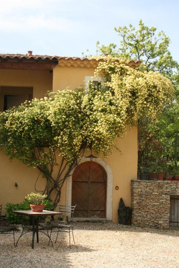 Le Mas Des Pierres Blanches Bed and Breakfast Venasque Exteriör bild