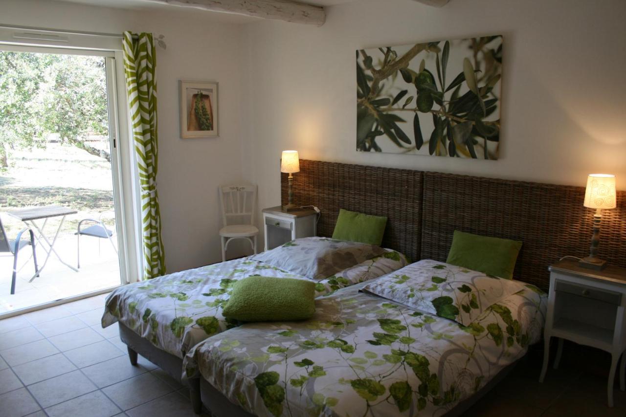 Le Mas Des Pierres Blanches Bed and Breakfast Venasque Exteriör bild