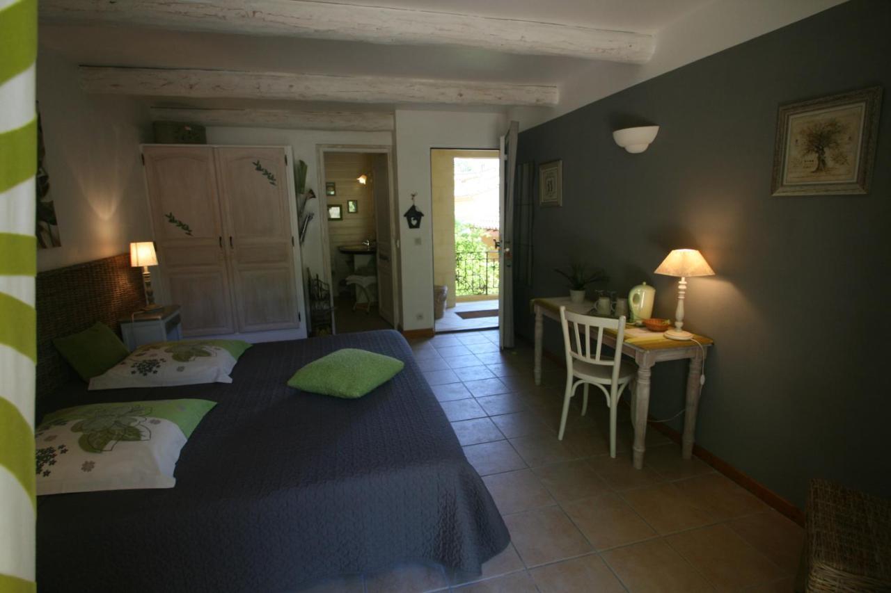 Le Mas Des Pierres Blanches Bed and Breakfast Venasque Exteriör bild